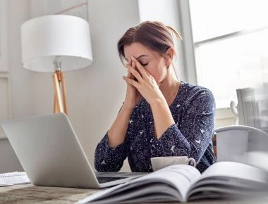 Αυτά είναι τα είναι τα τρόφιμα που αυξάνουν το στρες